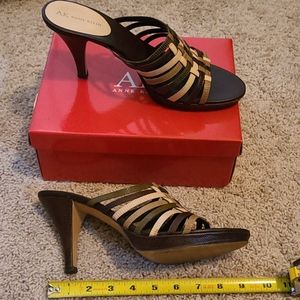 ANNE KLEIN Cabell size 10 leather brown & green